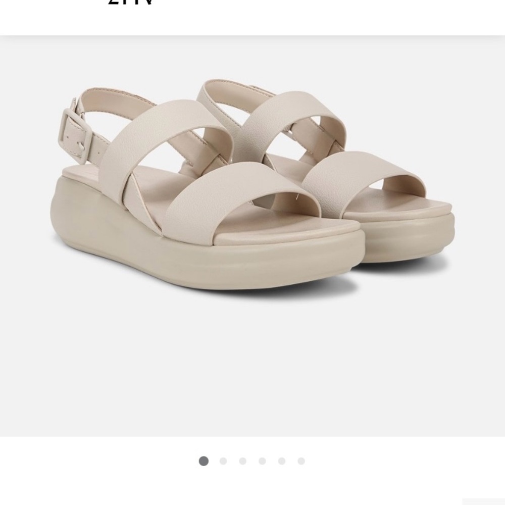 Naturalizer Coast Wedge Sandal in Porcelain Faux Leather Adjustable Size 10.5M